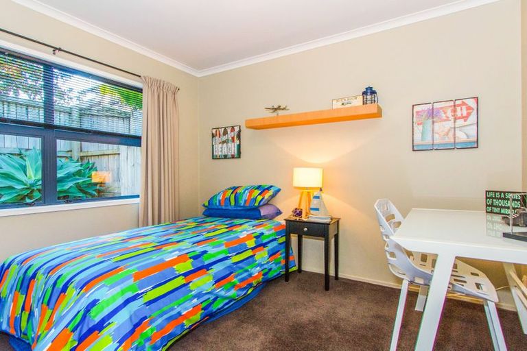 Photo of property in 12e Bluefin Way, West Harbour, Auckland, 0618