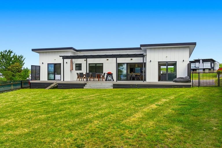 Photo of property in 80 Kahotea Drive, Motuoapa, 3382