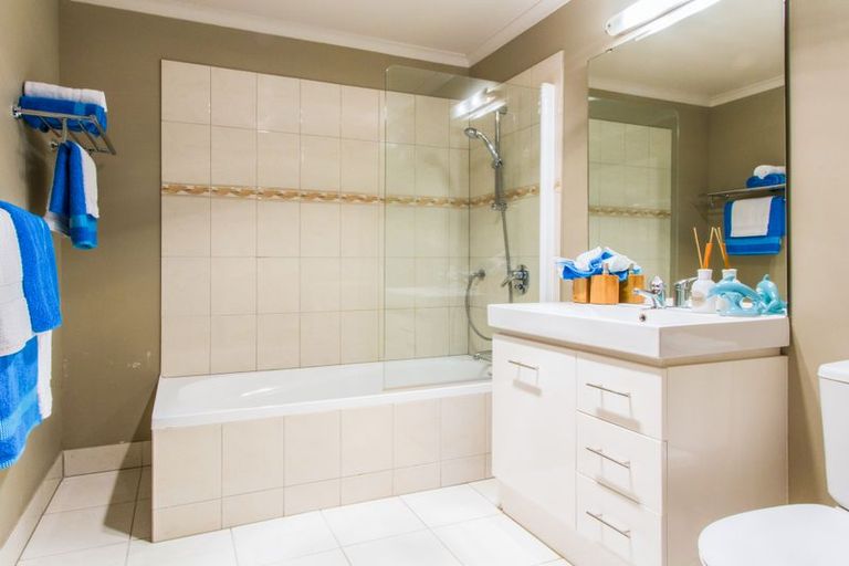 Photo of property in 12e Bluefin Way, West Harbour, Auckland, 0618