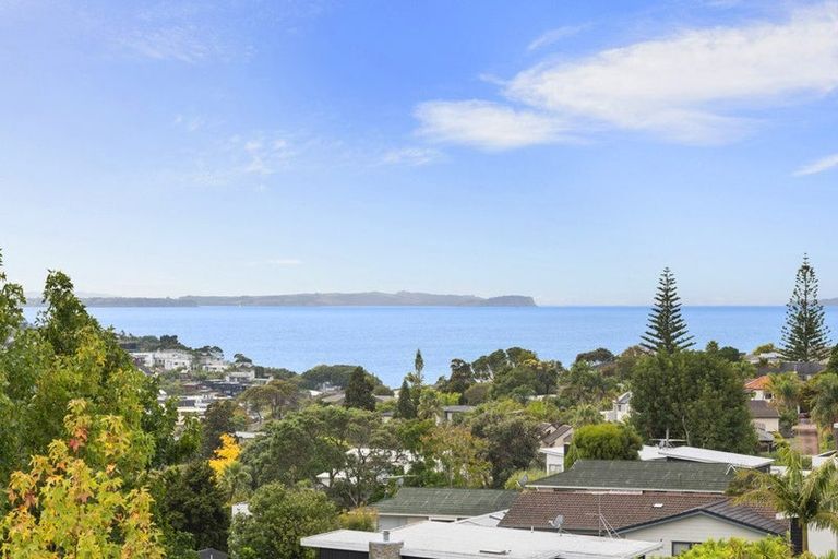 Photo of property in 1/129 Kowhai Road, Mairangi Bay, Auckland, 0630