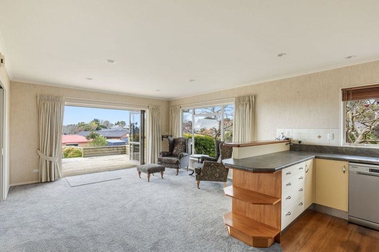 Photo of property in 18 Ashmore Drive, Frankleigh Park, New Plymouth, 4310