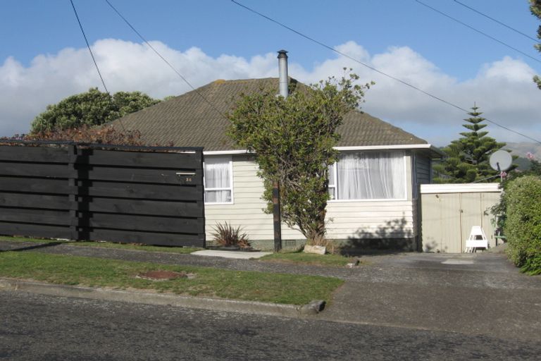 Photo of property in 34 Spur Grove, Titahi Bay, Porirua, 5022