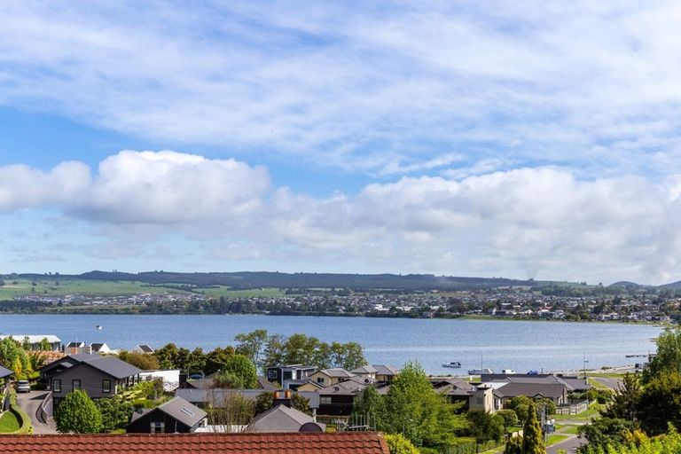 Photo of property in 45 Tremaine Avenue, Two Mile Bay, Taupo, 3330