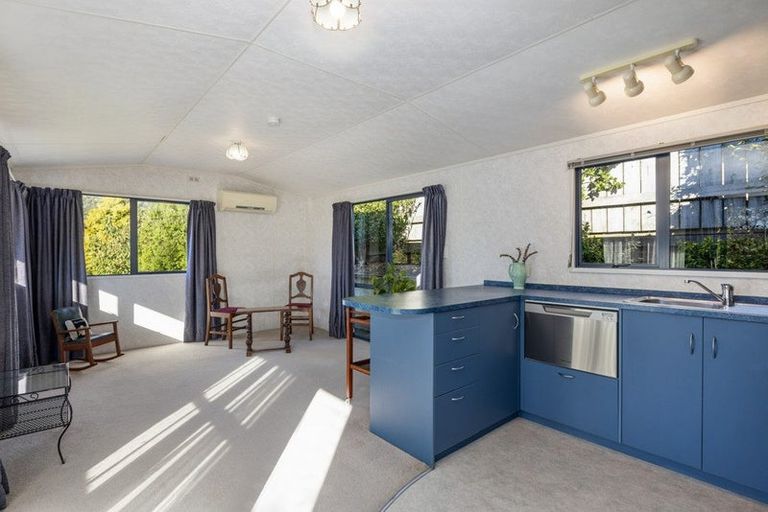 Photo of property in 66 Guadeloupe Crescent, Grenada Village, Wellington, 6037