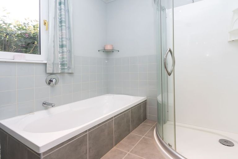 Photo of property in 18 Ridge Road, Howick, Auckland, 2014