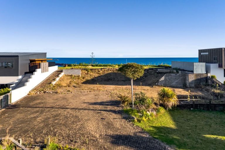 Photo of property in 38 Birdwood Avenue, Moturoa, New Plymouth, 4310