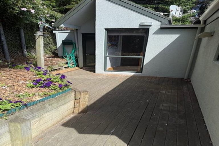 Photo of property in 2/517 Marine Drive, Sunshine Bay, Lower Hutt, 5013