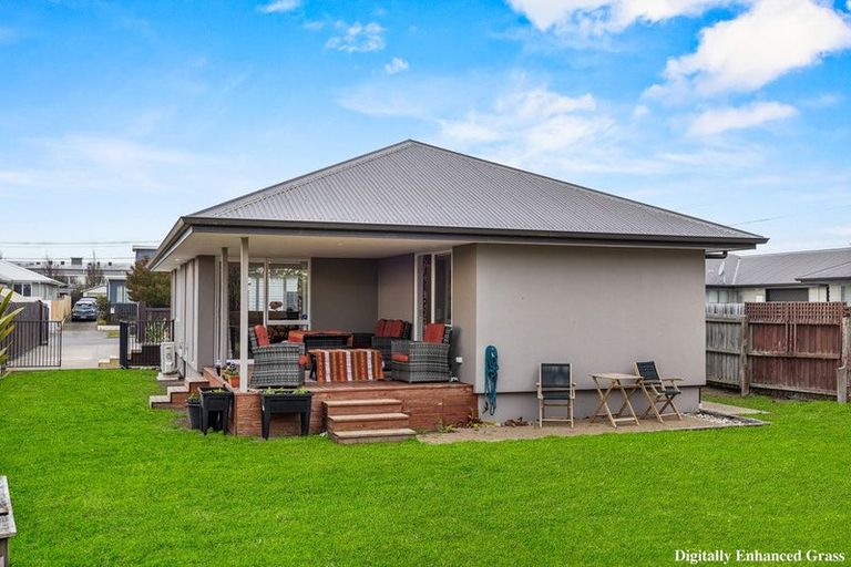 Photo of property in 14 Shortland Street, Wainoni, Christchurch, 8061