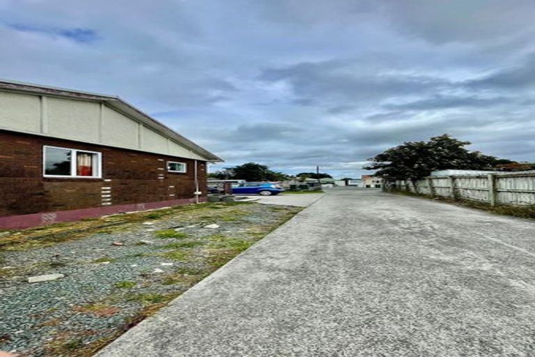 Photo of property in 26 Manuroa Road, Takanini, 2112