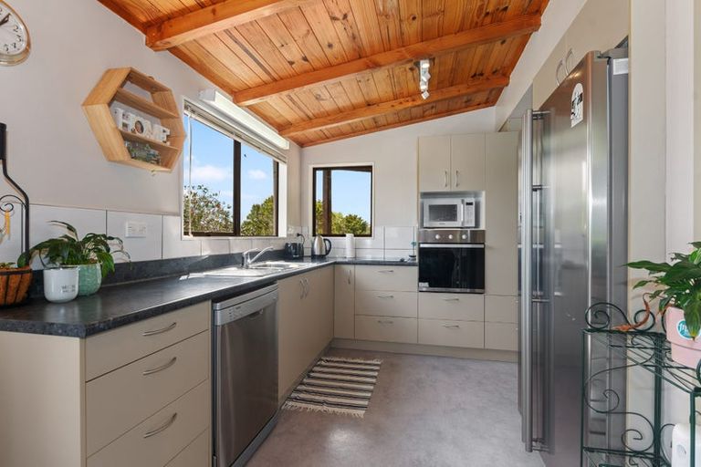 Photo of property in 25 Tikorangi Place, Morningside, Whangarei, 0110