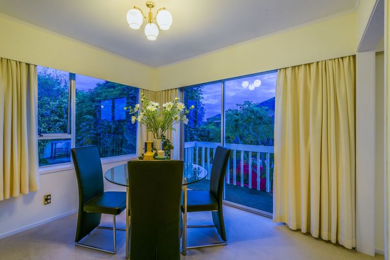 Photo of property in 14 Claresholm Place, Mangere Bridge, Auckland, 2022