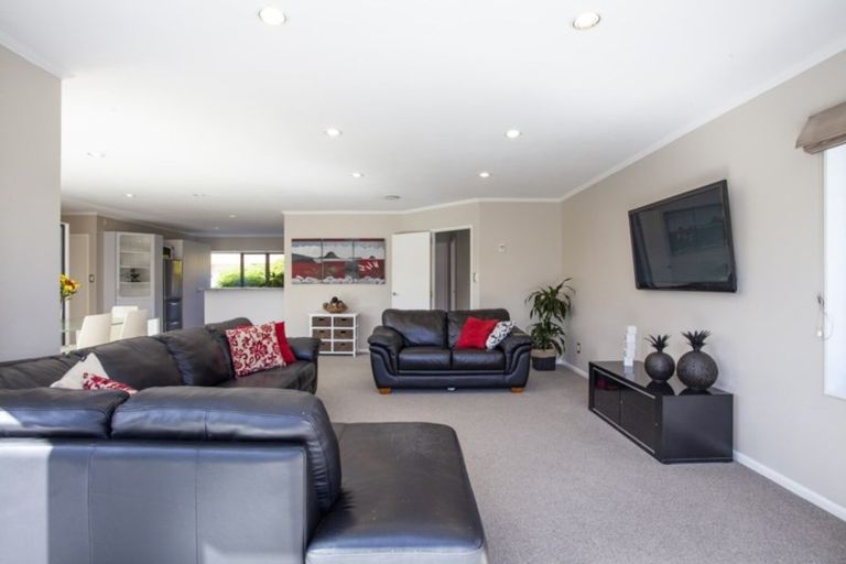 Photo of property in 122 Evans Road, Papamoa Beach, Papamoa, 3118