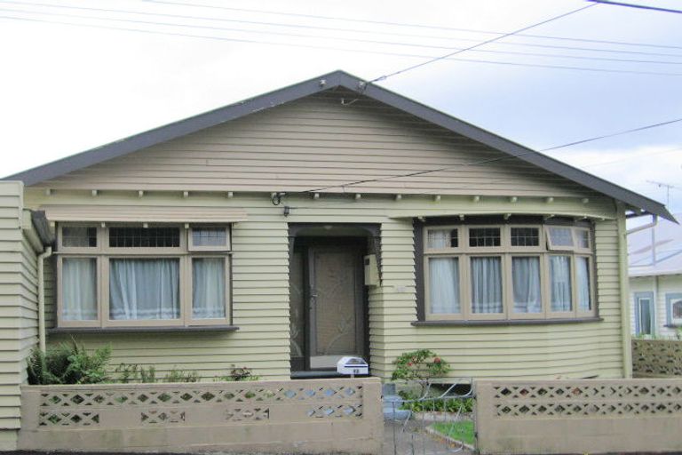 Photo of property in 43 Mills Road, Brooklyn, Wellington, 6021