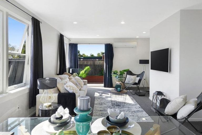 Photo of property in 1/103 Prestons Road, Redwood, Christchurch, 8051