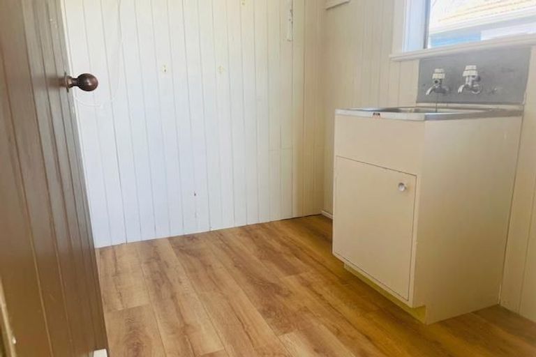 Photo of property in 5 Barton Avenue, Marewa, Napier, 4110