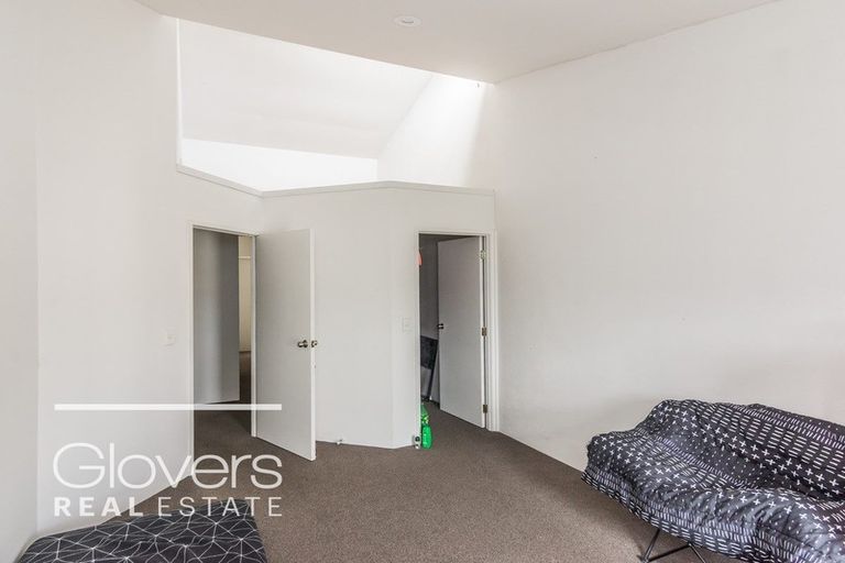 Photo of property in 10 Captain Scott Road, Glen Eden, Auckland, 0602