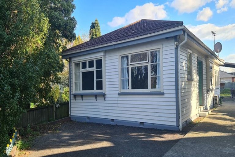 Photo of property in 12 Dilworth Street, Riccarton, Christchurch, 8011