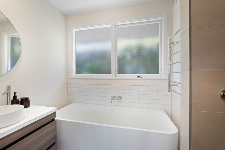 Photo of property in 136 Dyers Pass Road, Cashmere, Christchurch, 8022