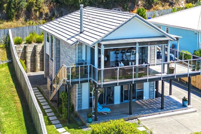 Photo of property in 18 Ross Place, Whiritoa, Whangamata, 3691