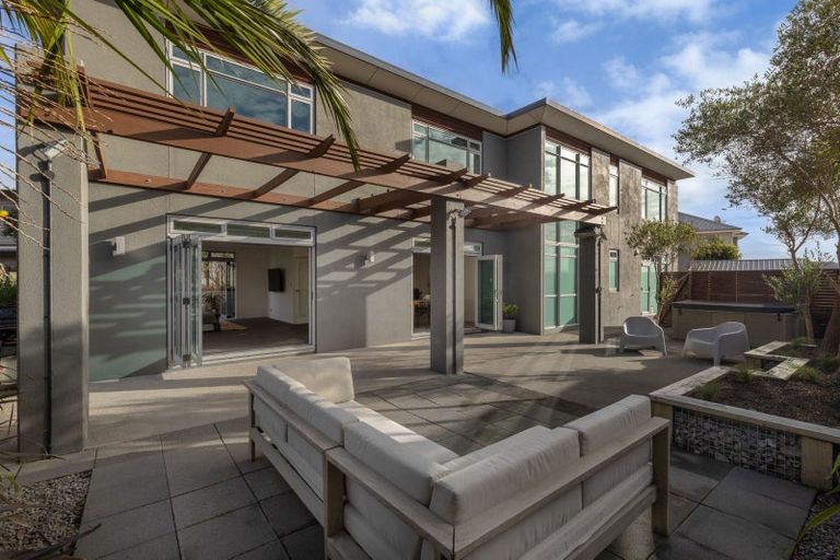 Photo of property in 35 Endeavour Drive, Whitby, Porirua, 5024