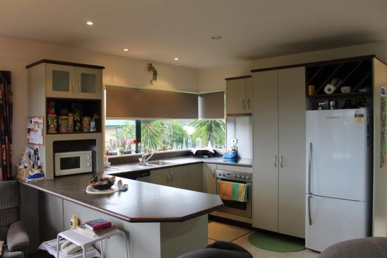 Photo of property in 4a Ash Grove, Maungaturoto, 0520