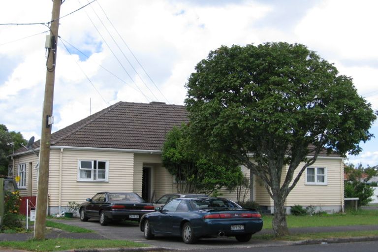 Photo of property in 37 Oakley Avenue, Waterview, Auckland, 1026
