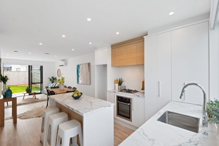 Photo of property in 16 Orford Lane, Takanini, 2112