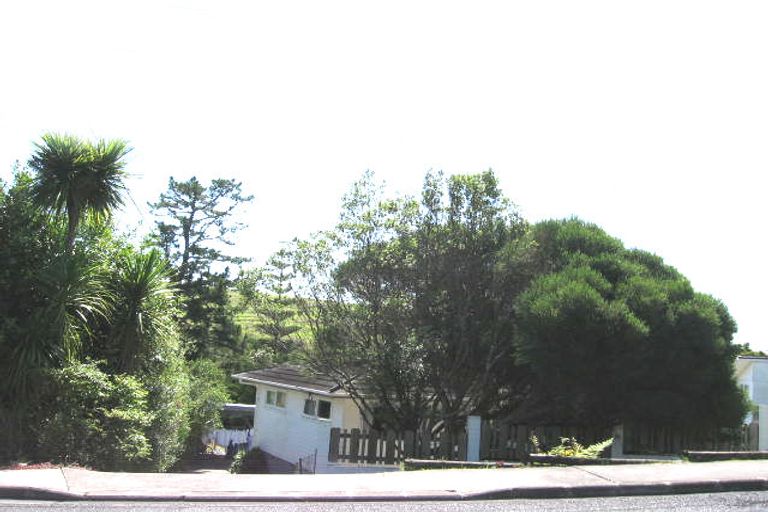 Photo of property in 11 Glenvar Road, Torbay, Auckland, 0630