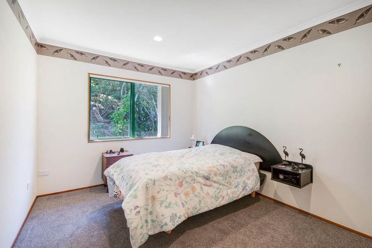 Photo of property in 13 Jelas Road, Red Beach, 0932