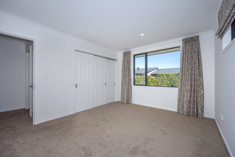 Photo of property in 16 Makomako Road, Wanaka, 9305