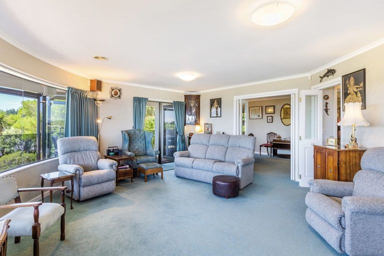 Photo of property in 10 Botanical Heights Drive, Waipahihi, Taupo, 3330