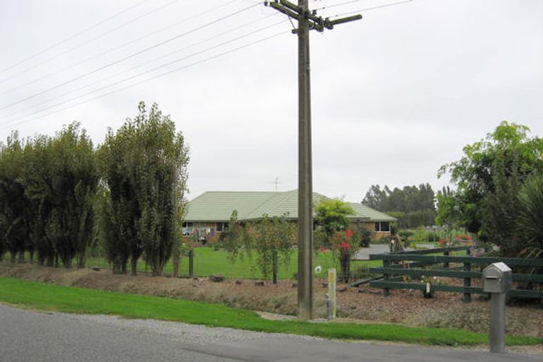 Photo of property in 77 Johnstone Street, Tinwald, Ashburton, 7774