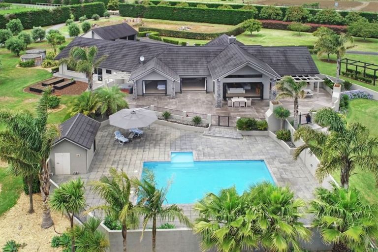 Photo of property in 1125a Glenbrook Road, Glenbrook, Waiuku, 2681