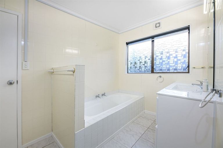 Photo of property in 164 Sturges Road, Henderson, Auckland, 0612