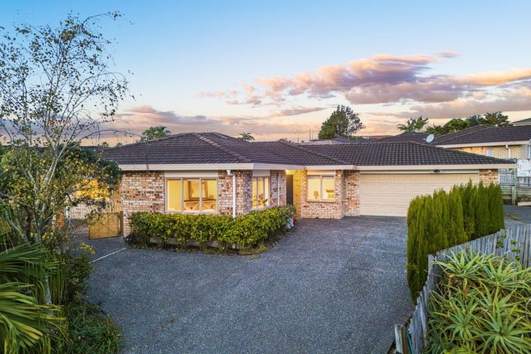 Photo of property in 17 Gendo Avenue, Henderson, Auckland, 0612