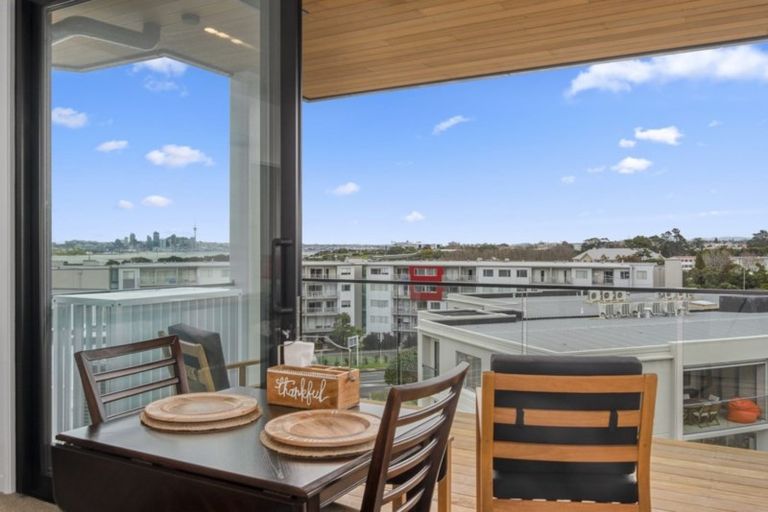 Photo of property in 304/8b Lake Pupuke Drive, Takapuna, Auckland, 0622