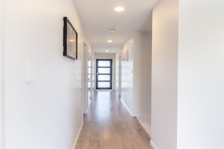 Photo of property in 17 Sapwood Crescent, Takanini, 2110