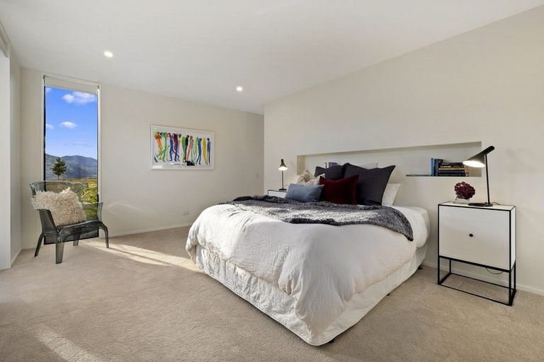 Photo of property in 10 Double Cone Road, Jacks Point, Queenstown, 9371