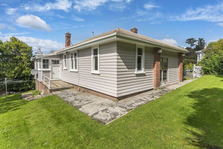 Photo of property in 18 Lachlan Avenue, North Dunedin, Dunedin, 9016