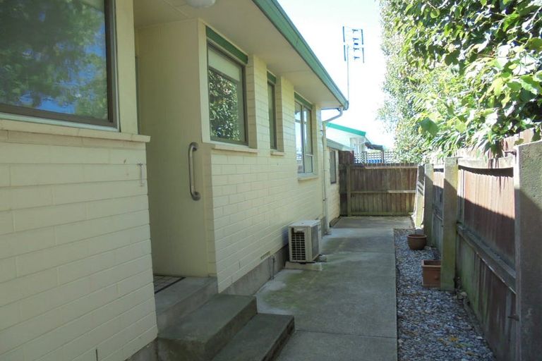 Photo of property in 2/9 Cowes Street, Avondale, Christchurch, 8061