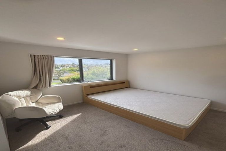 Photo of property in 49e Oaktree Avenue, Browns Bay, Auckland, 0630