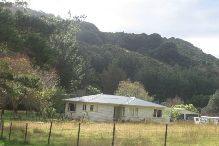 Photo of property in 205a Moores Valley Road, Wainuiomata, 5373