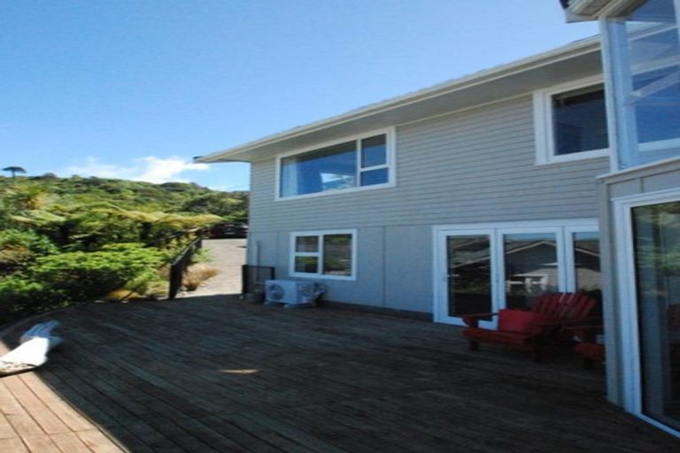 Photo of property in 36 Rakeiora Grove, Korokoro, Lower Hutt, 5012