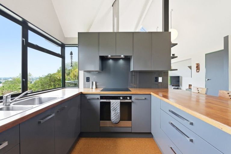 Photo of property in 8 Wairere Road, Bastia Hill, Whanganui, 4500