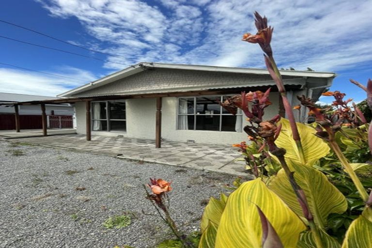 Photo of property in 60 Smith Street, Woolston, Christchurch, 8062
