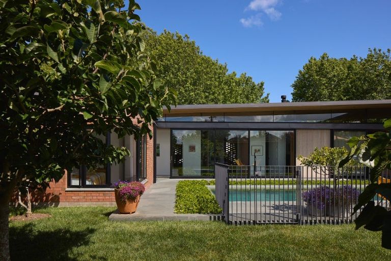 Photo of property in 6 Dignan Street, Point Chevalier, Auckland, 1022