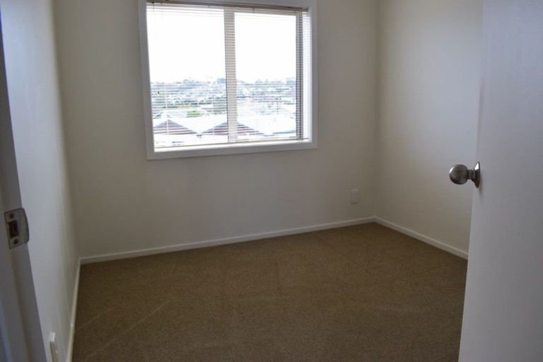 Photo of property in 10/15 Andersons Road, Oteha, Auckland, 0632