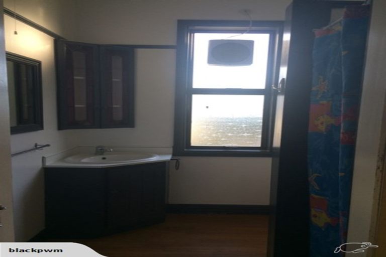 Photo of property in 1 Domain Terrace, Spreydon, Christchurch, 8024