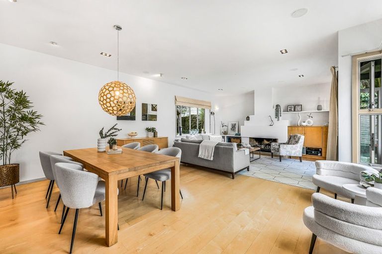 Photo of property in 2/2 Clifton Road, Hauraki, Auckland, 0622