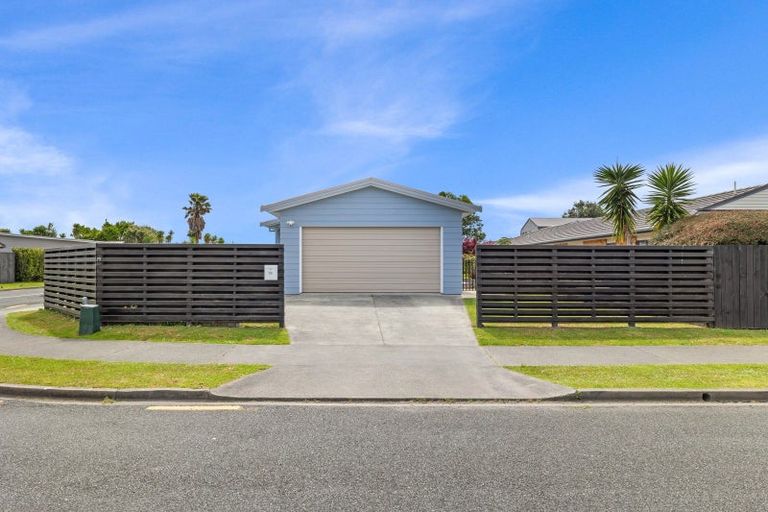Photo of property in 16 Kedge Drive, Mangawhai, 0505